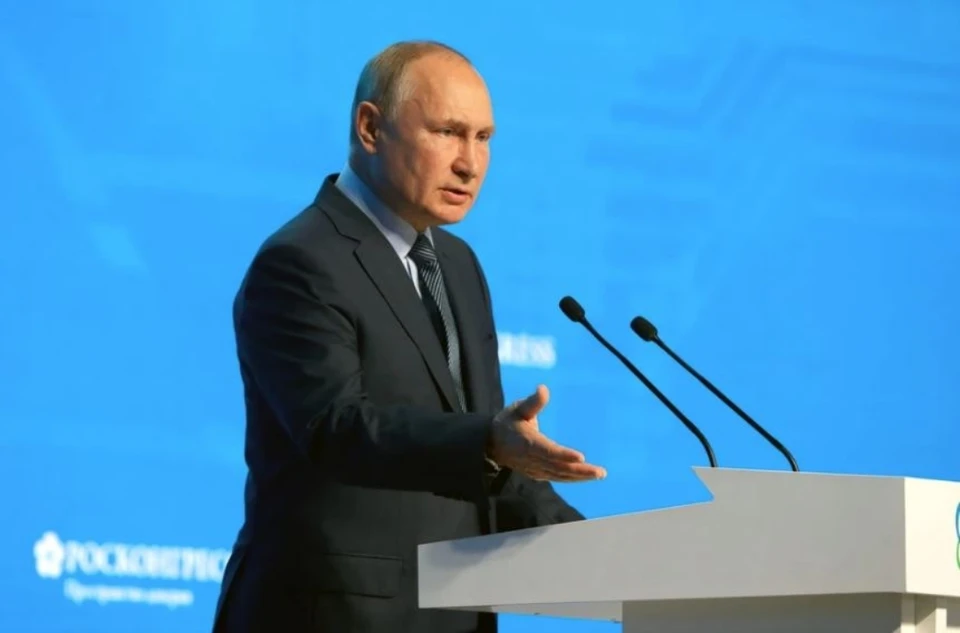 Путин заявил, что иностранные санкции используются против правительств стран ЕАЭС