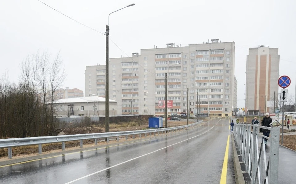 Новую дорогу построят в Промышленном районе Смоленска. Фото: страница губернатора Алексея Островского в соцсетях.