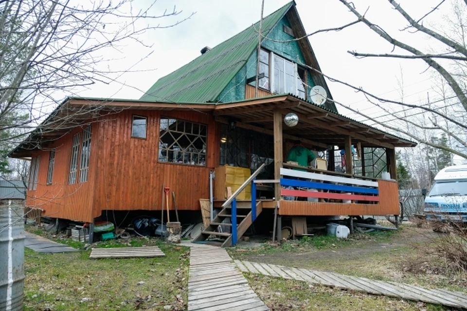 Кражи из садовых домиков чаще всего совершаются осенью и зимой, когда хозяева редко посещают свои жилища.