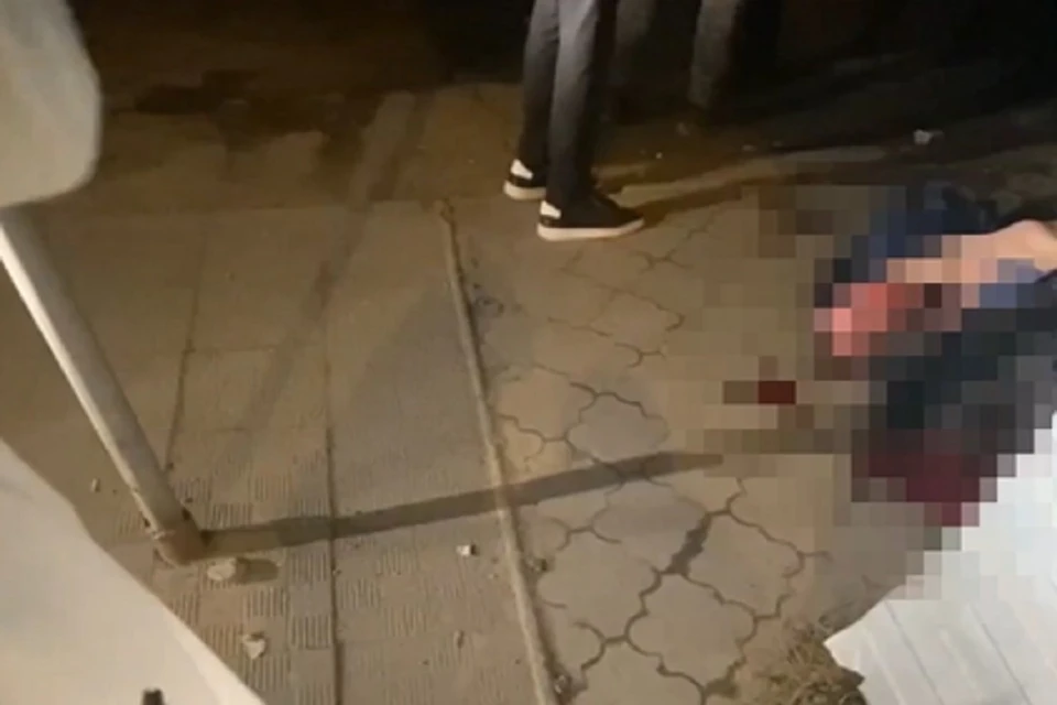 В Новосибирске на остановочной платформе нашли мертвого мужчину. Фото: стоп-кадр.