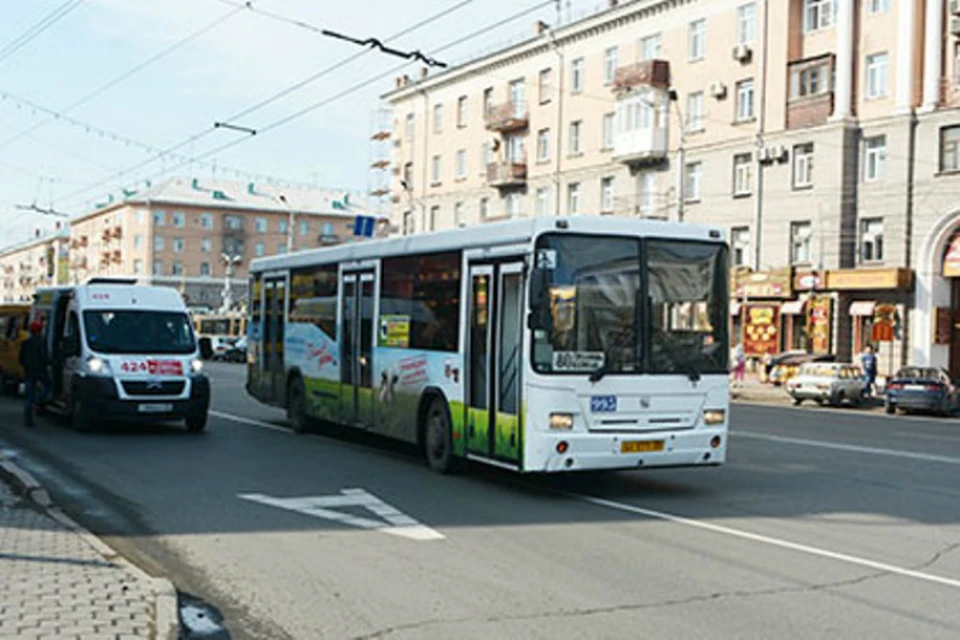 Если заболеваемость коронавирусом вырастет, то омичам придется пользоваться QR-кодами при походах в кафе и поездках на транспорте.