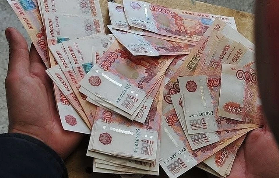 Житель Соликамска разом оплатил двухмиллионный долг банку, чтобы уехать за границу.
