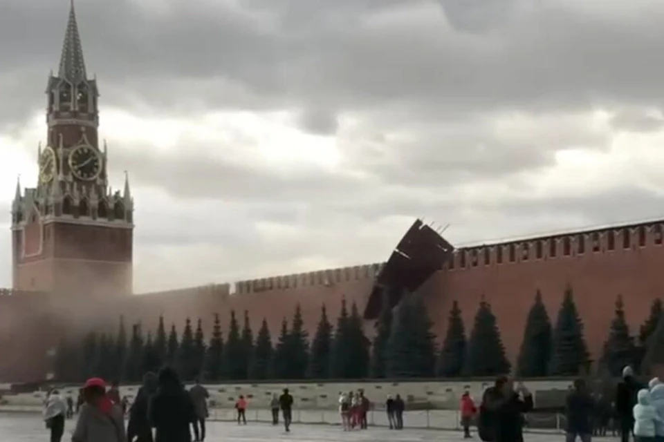 После того, как порыв ураганного ветра сломал зубец и снес строительные леса с кремлевской стены, доступ на Красную площадь временно ограничили.