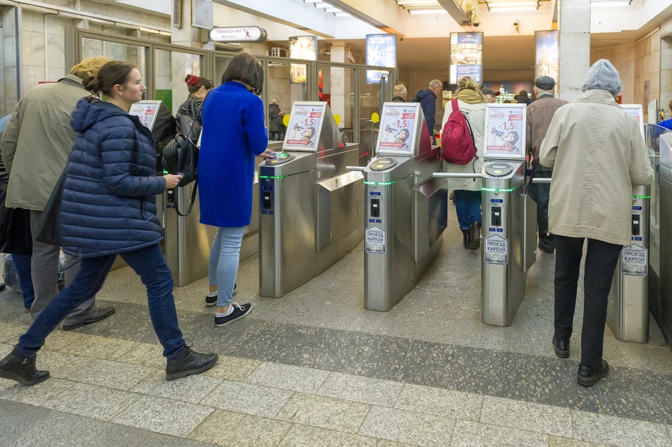 Работа общественно транспорта во время локдауна в Петербурге изменится