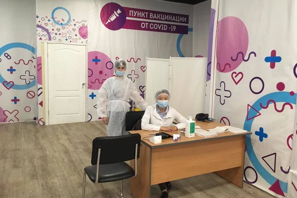 Пункты вакцинации в ТЦ Иркутска в нерабочие дни будут открыты. Фото: правительство Иркутской области