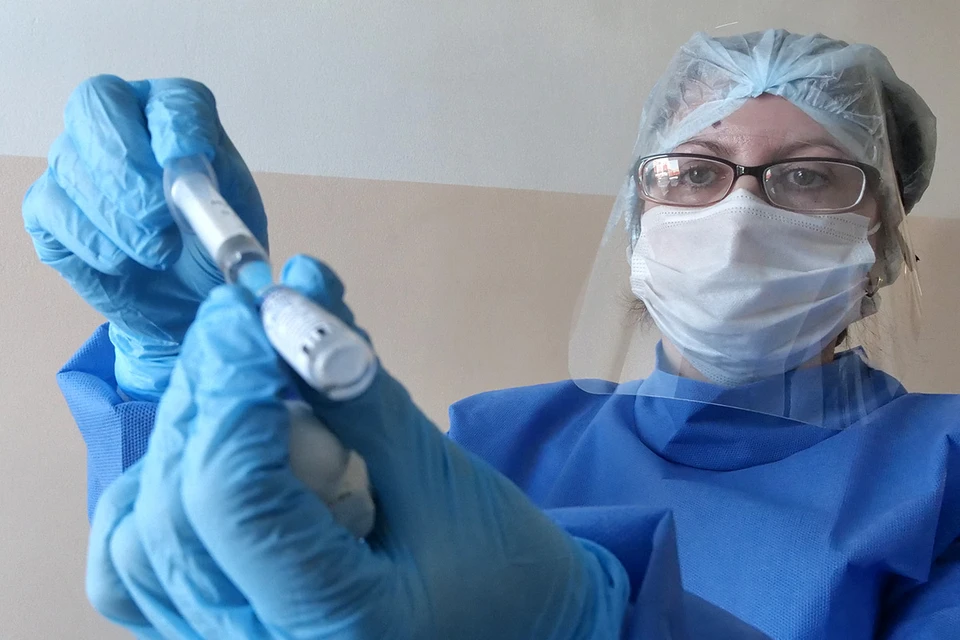 И ВОЗ, и российский Минздрав рекомендуют переболевшим ковидом вакцинироваться спустя полгода после болезни.