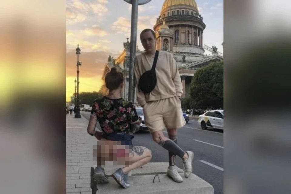 В Петербурге задержали девушку за фото в трусах на фоне Исаакиевского собора
