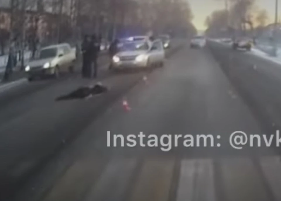 В Кузбассе автомобиль насмерть сбил 69-летнюю пенсионерку на пешеходном переходе. Фото: instagram/nvkzdtp.