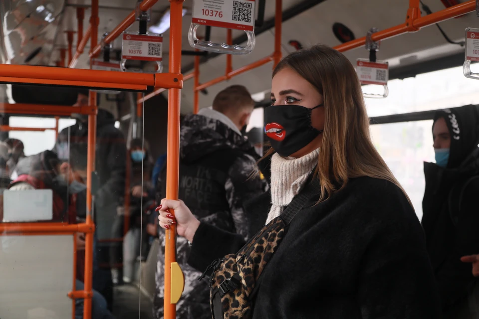 Защищаться от вирусов нужно ношением масок в общественных местах