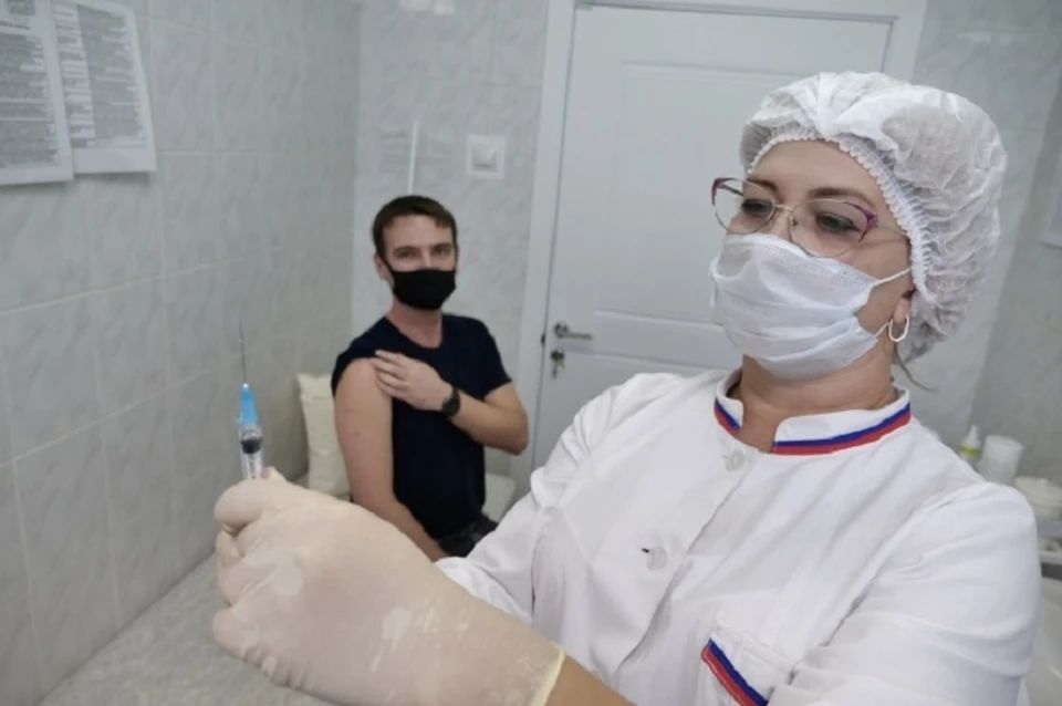 В 20 школах Хабаровска и Комсомольска-на-Амуре в субботу открылись пункты вакцинации