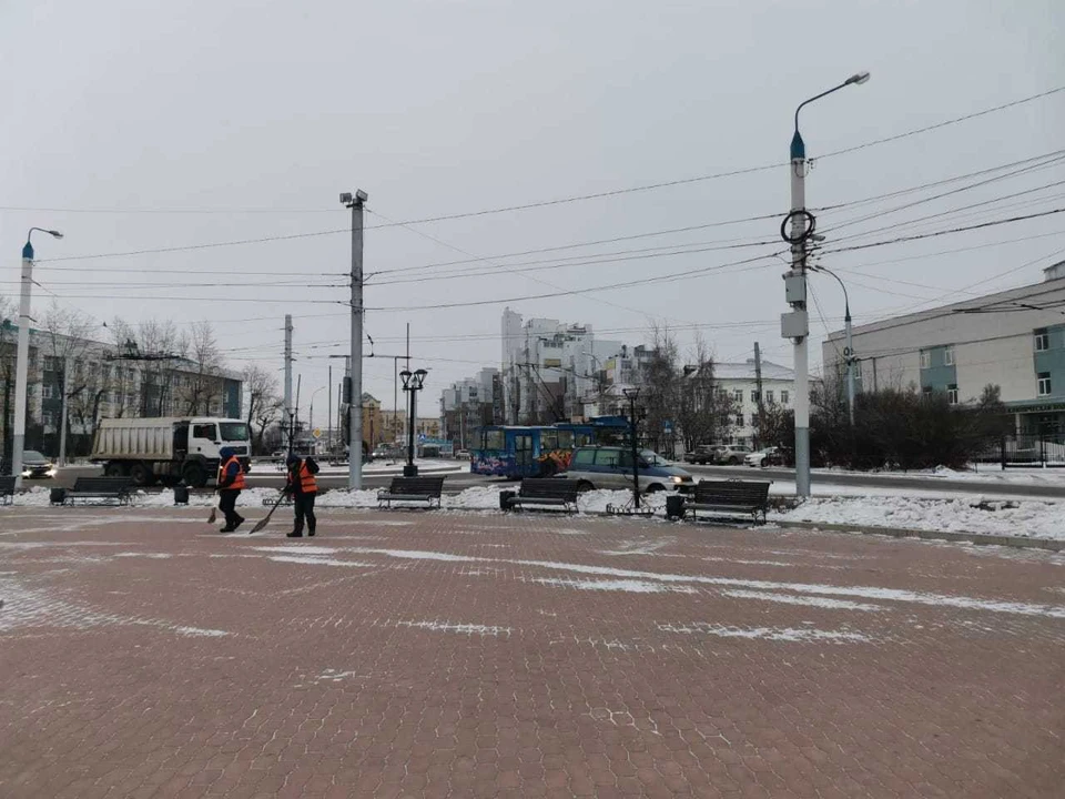 Усиленную уборку от снега проводят в Иркутске. Фото: администрация Иркутска