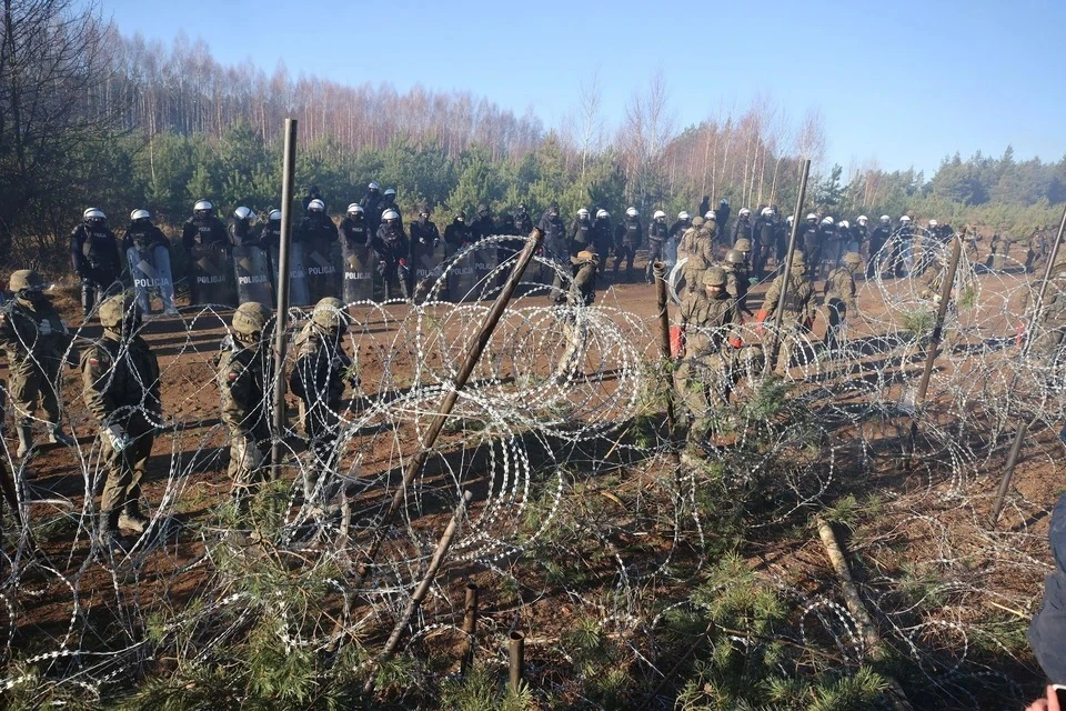 Белоруссия обвинила польских силовиков в стрельбе из автоматов на границе