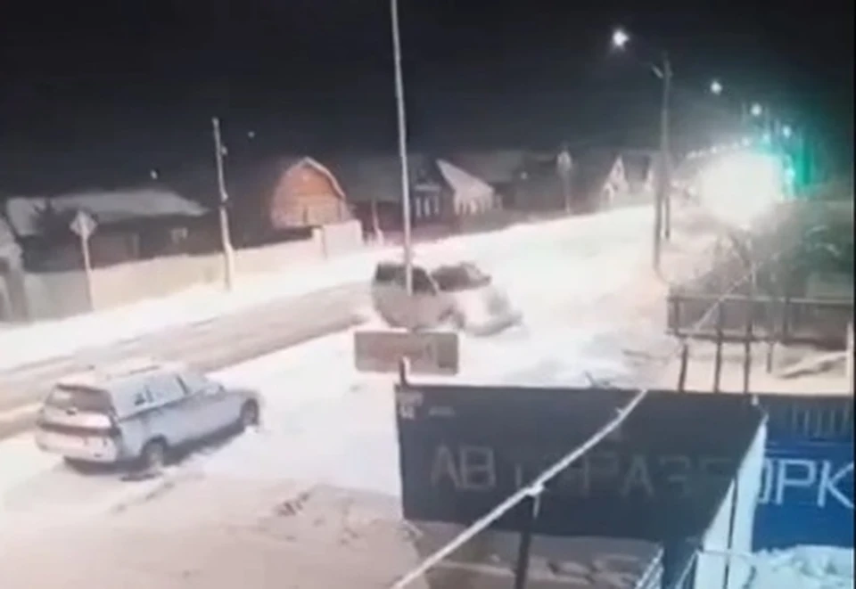 Момент ДТП. Скриншот с видео.