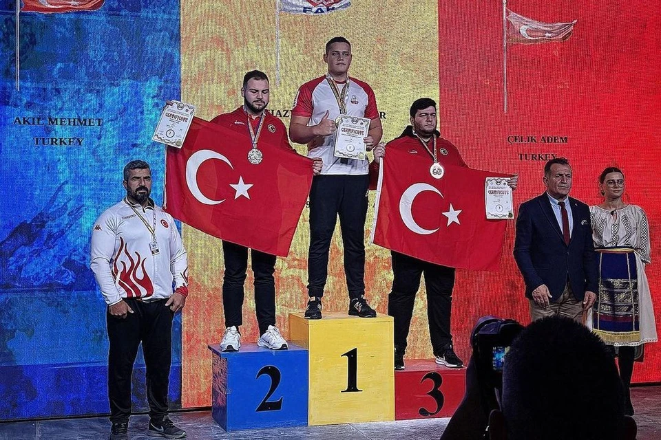 Александр Безъязыков стал чемпионом мира по армрестлингу. Фото: instagram.com/aleksandr_toproll