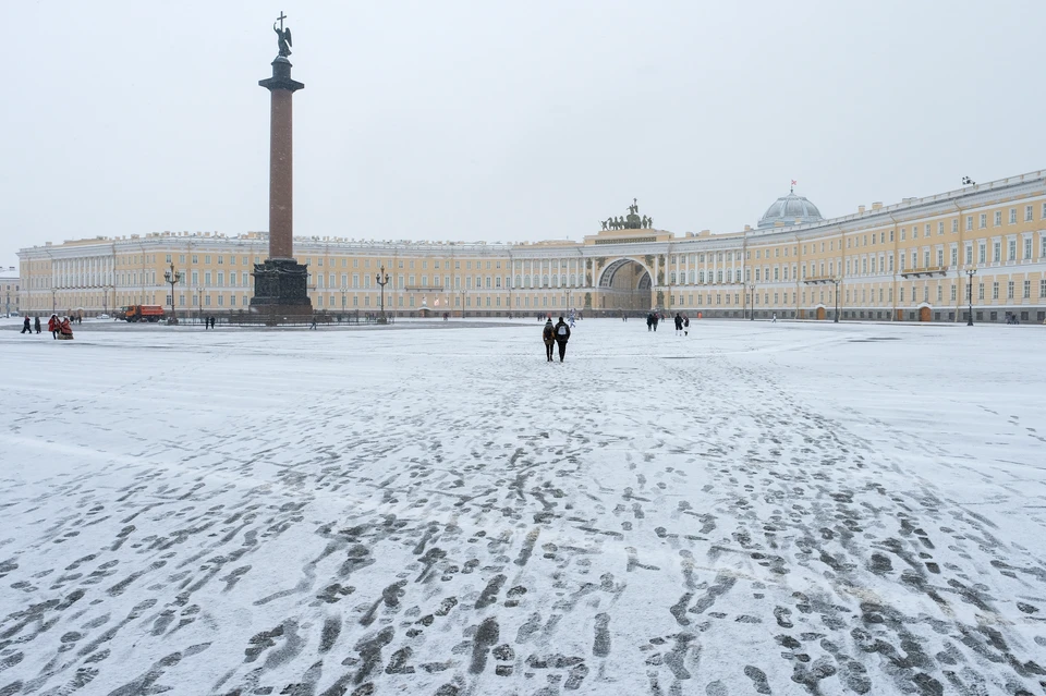 Высота снега достигла 3 сантиметров в Петербурге