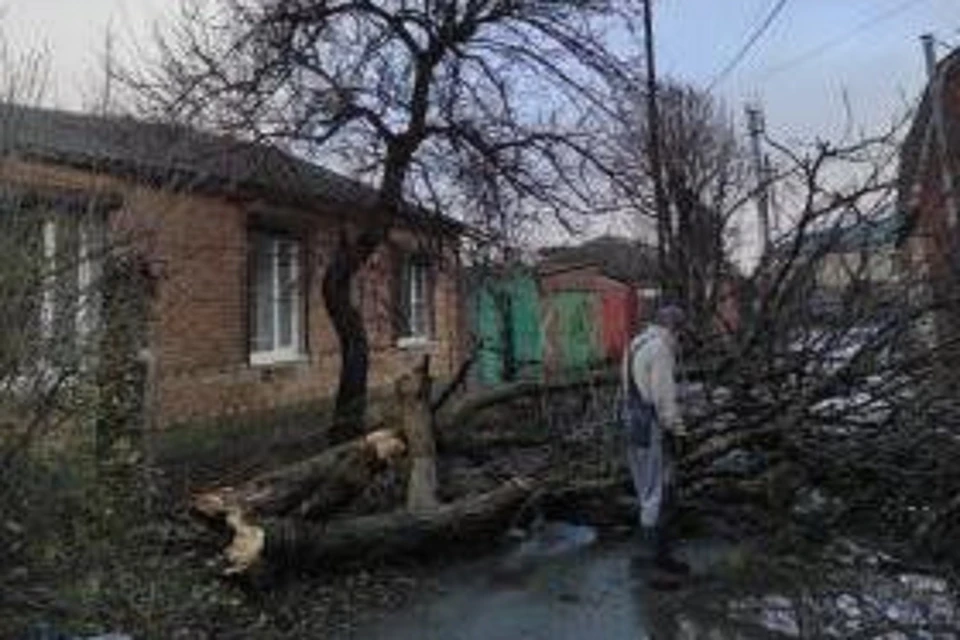 Таганрог ураган. Непогода в Таганроге. Ураган в Таганроге вчера. Последствия урагана 29-30 ноября. Ураган в Таганроге сегодня.