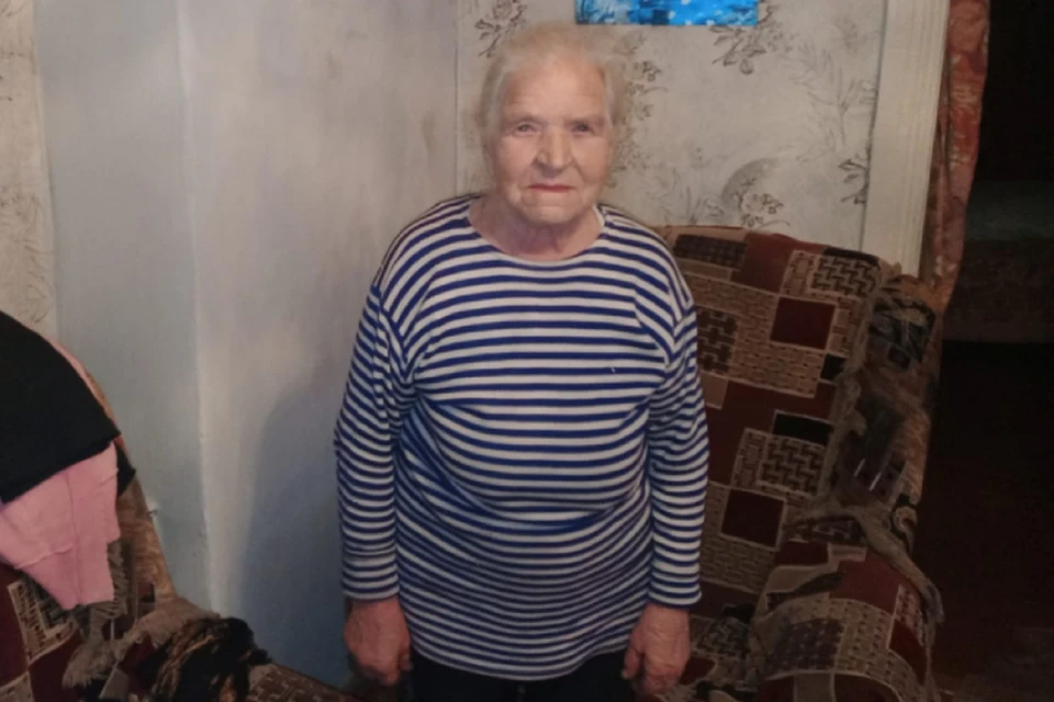 84-летняя пенсионерка живет в разваливающемся доме одна. Фото: onf.ru