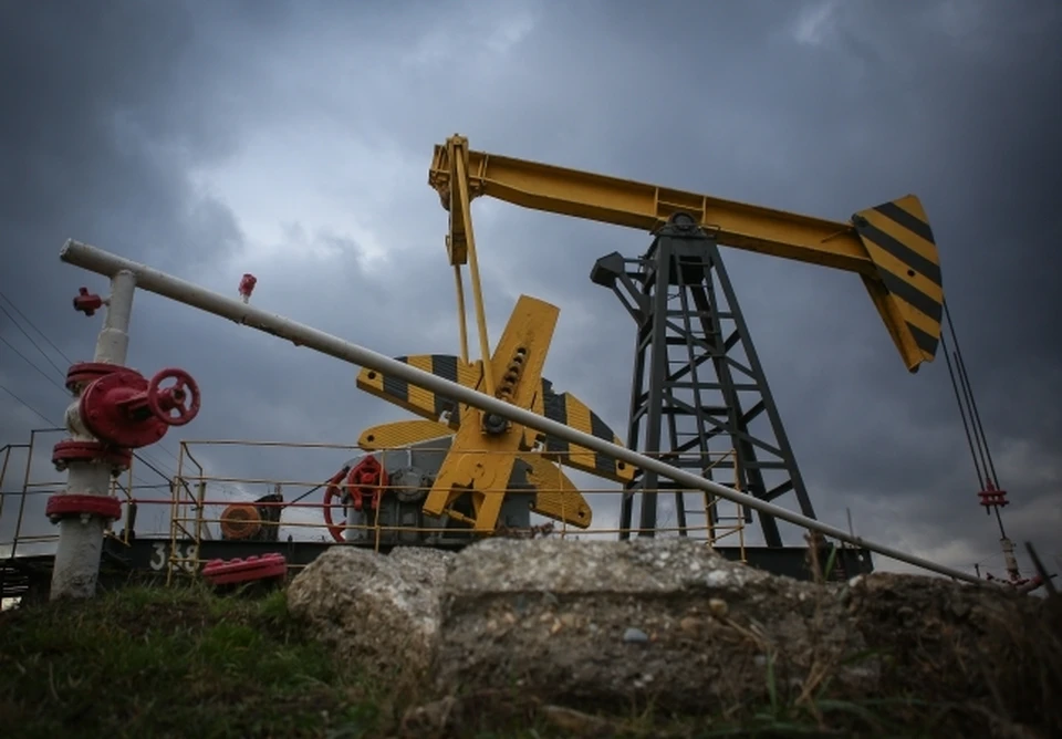 Страны ОПЕК+ восстанавливают добычу нефти темпами на 400 тысяч баррелей в сутки в месяц с августа 2021 года