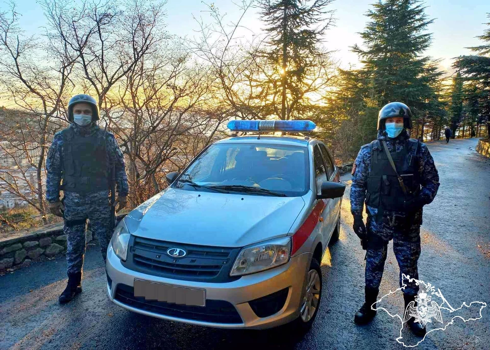 Сергей Волков и Владислав Звягинцев. Фото: 82.rosguard.gov.ru