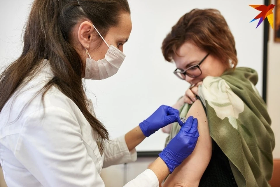Инфекционист рассказал, нужно ли подросткам делать прививку от коронавируса