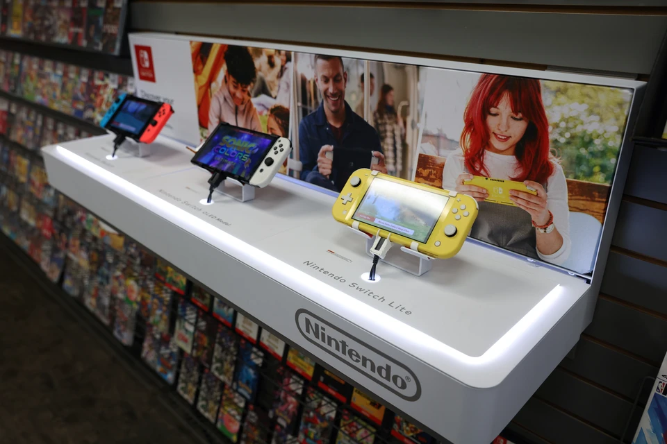 Уэмура был принят на работу в компанию Nintendo в 1971 году