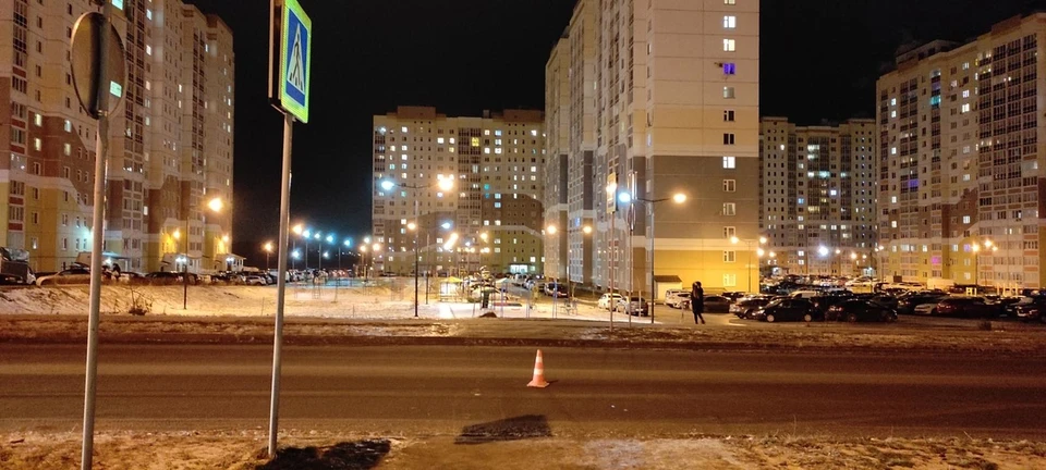Пешеход очутился под колесами легковой иномарки прямо на переходе
