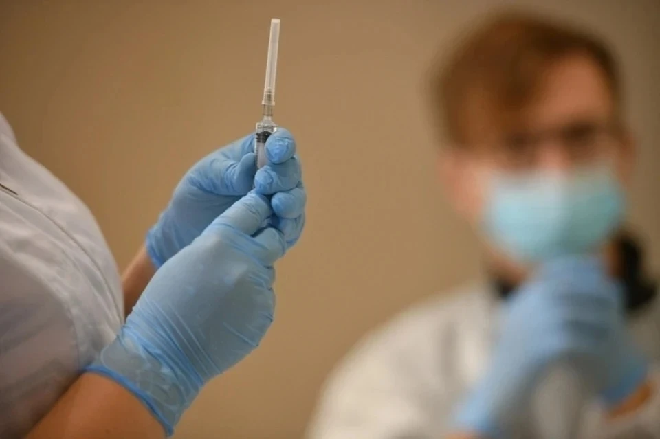 Кремль продолжит убеждать россиян вакцинироваться от коронавируса