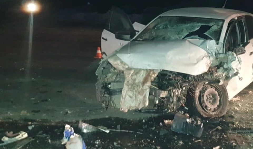 В Югре легковушка врезалась в пассажирский автобус: погиб человек Фото: УГИБДД России по ХМАО-Югре