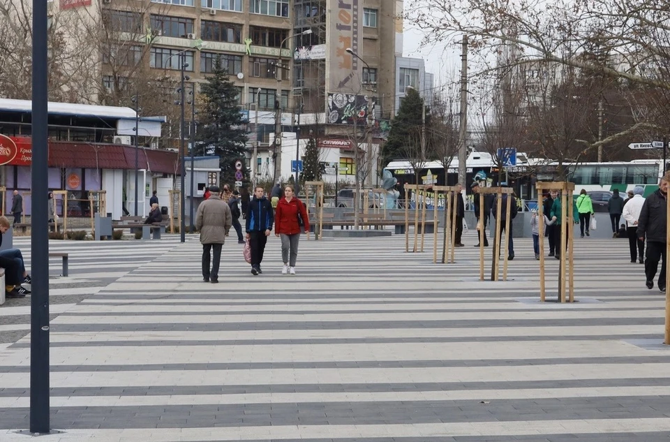 На площади имени Куйбышева выявлен ряд недочетов после благоустройства. Фото: пресс-служба Председателя Совета министров Республики Крым