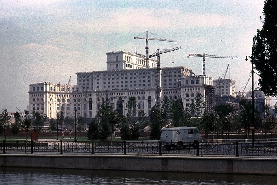 Бухарест. Строительство Дворца Социализма.