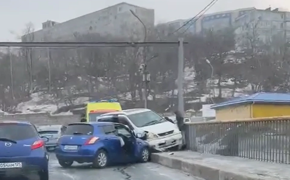 В этому участке огромный затор. Фото: dps_vl