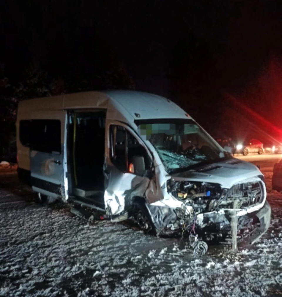 В крупной аварии в районе Кандинки в Томском районе пострадали 6 человек -  KP.RU