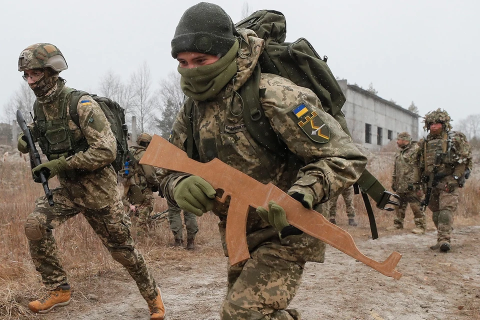 Военные учения войск территориальной обороны Украины под Киевом. Фото: SERGEY DOLZHENKO, EPA/ТАСС