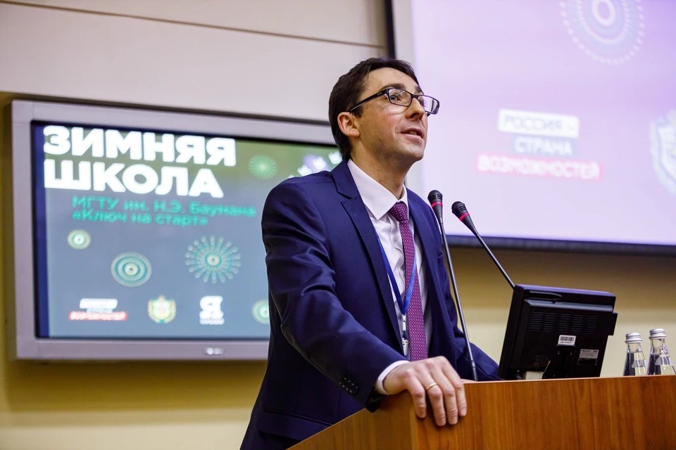 Доктор технических наук, профессор кафедры «Метрология и взаимозаменяемость» Александр Комшин курирует в МГТУ им. Н.Э. Баумана программу «Университет для университетов». Автор фото: Сергей Кушлевич