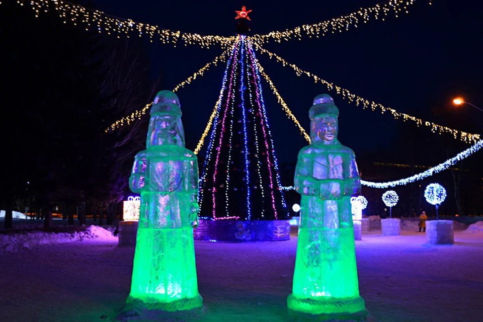 Снежный городок в Октябрьском районе