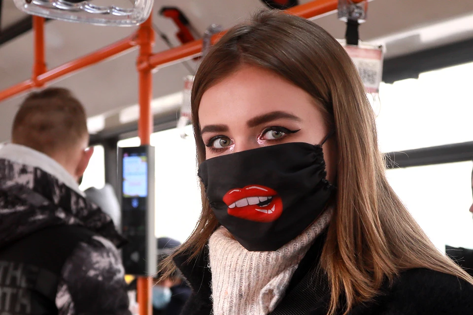 С 8 января все тканевые маски в Румынии объявлены вне закона