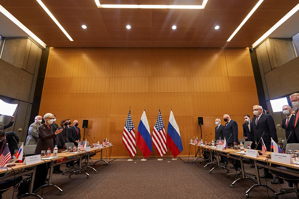 В целом, первый раунд переговоров России с Западом показал, что к компромиссам наши партнеры не готовы и озабоченности Москвы принимать во внимание не собираются
