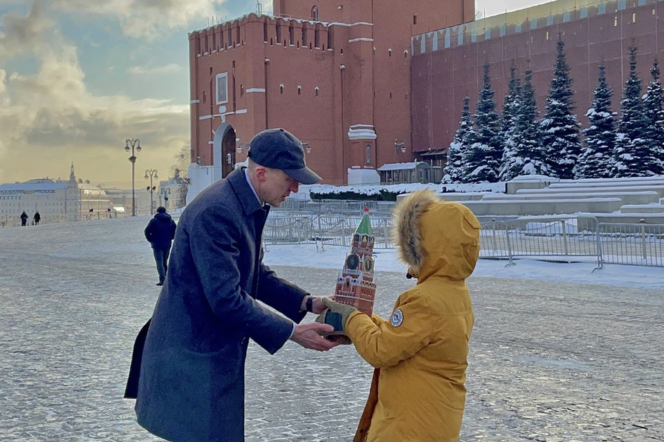 Глава региона встретился с семьей мальчика на Красной площади