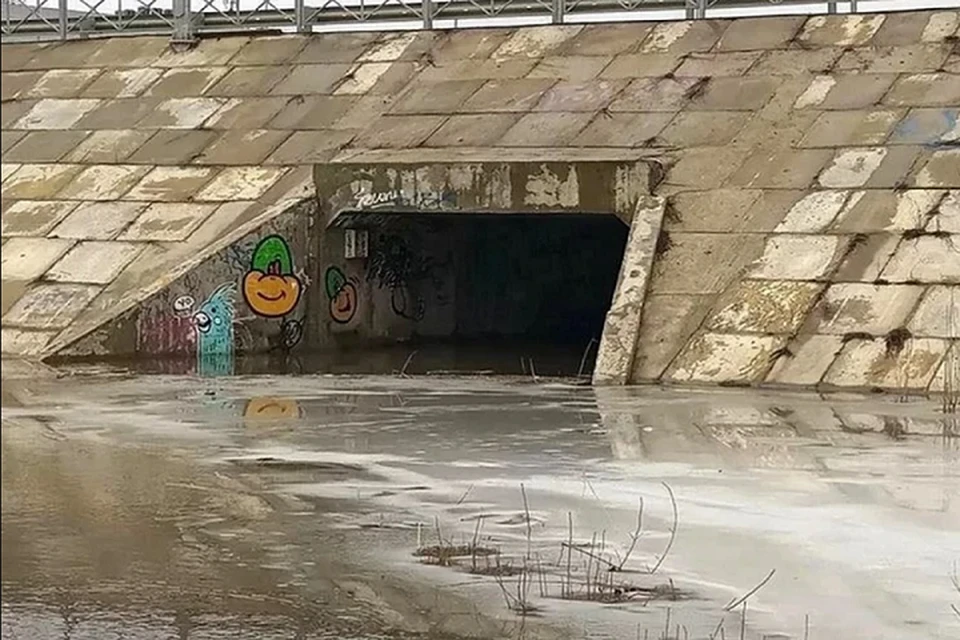 Речь идет о трубе с водопропускной функцией. Фото: группа в Instagram Ростов Главный - новости Ростова-на-Дону.