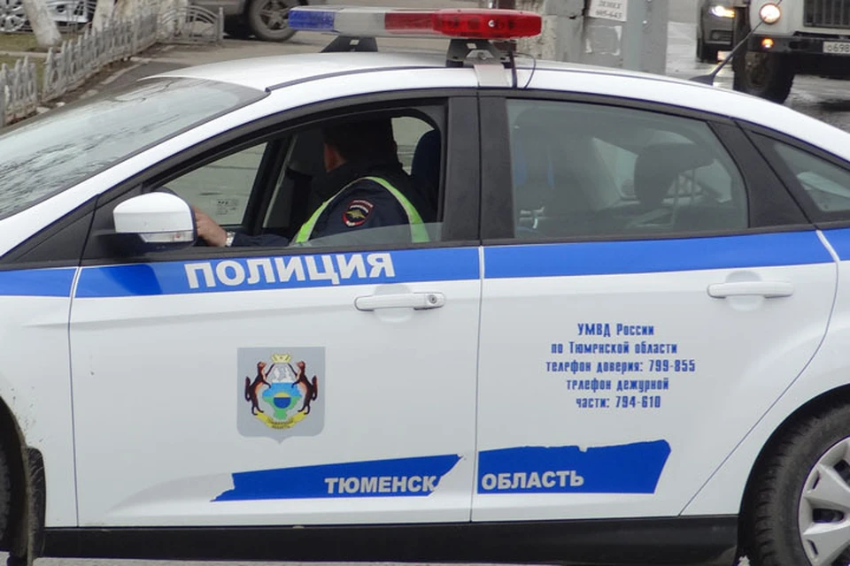 В Нефтеюганске мужчина, подделав запись в трудовой, получал повышенную зарплату