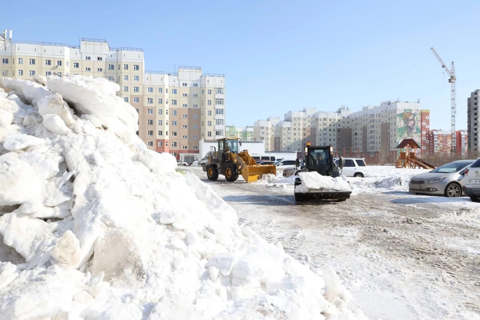 Дорожные службы Нижневартовска из-за снегопада и ветра перешли на усиленный режим Фото: "Официальный Нижневартовск"