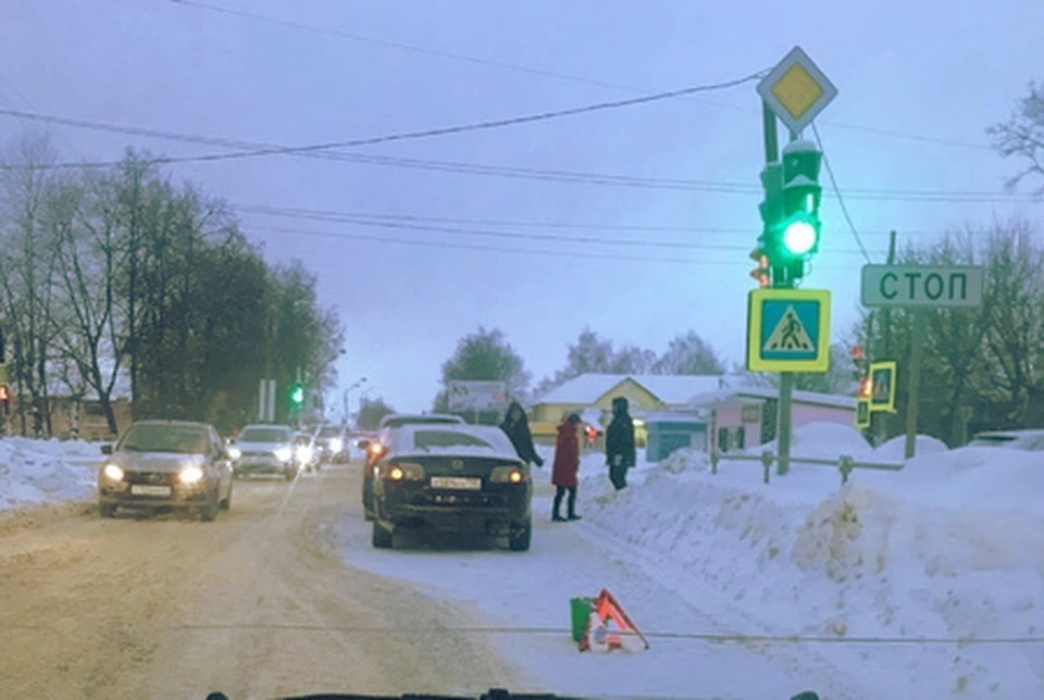 В Тульской области в центре Кимовска столкнулись две легковушки