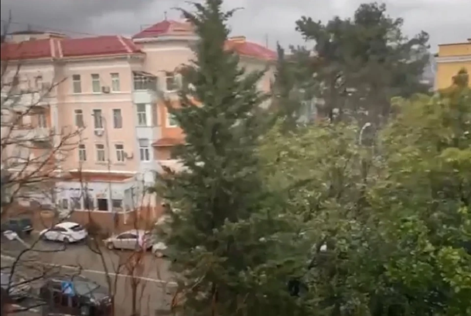 На Черноморском побережье штормит. Фото: скрин видео