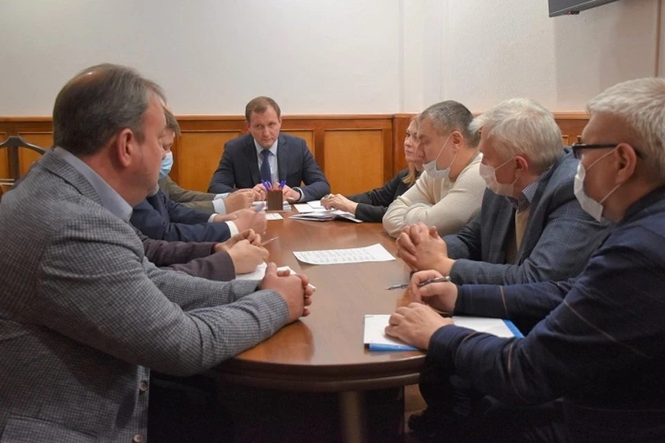 Решение приняли на встрече представителей власти и перевозчиков. Фото: сайт правительства РО.