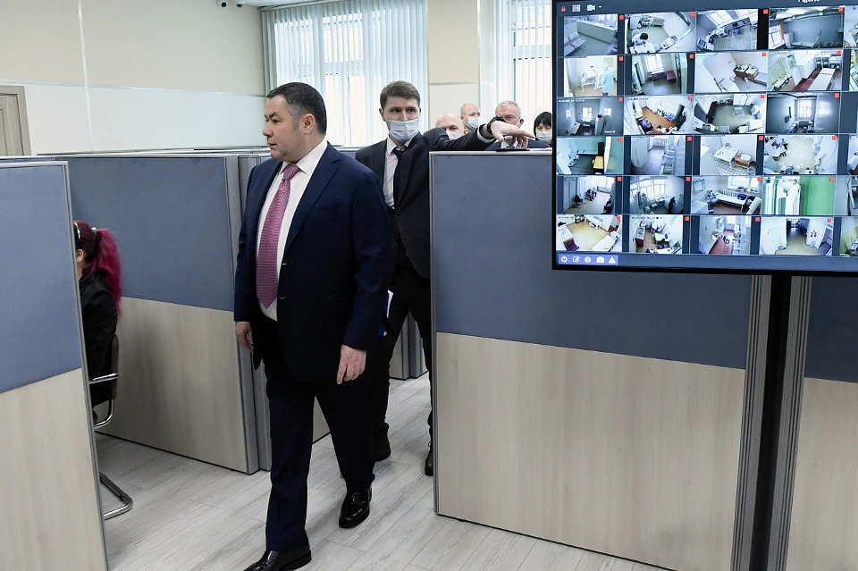 Губернатор в центре оперативной помощи гражданам по номеру «122».