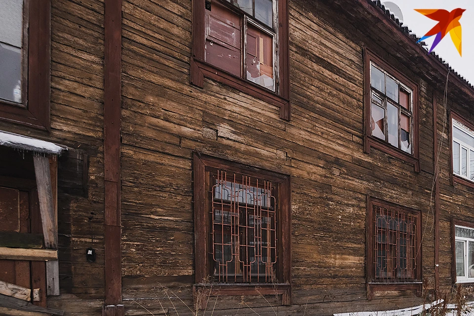 Согласно постановлениям администрации города, оба здания должны снести в течение двух месяцев, а жителей расселят.