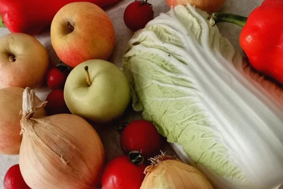 Цена упала на огурцы, картофель, охлажденное и мороженое куриное мясо, яблоки и др.