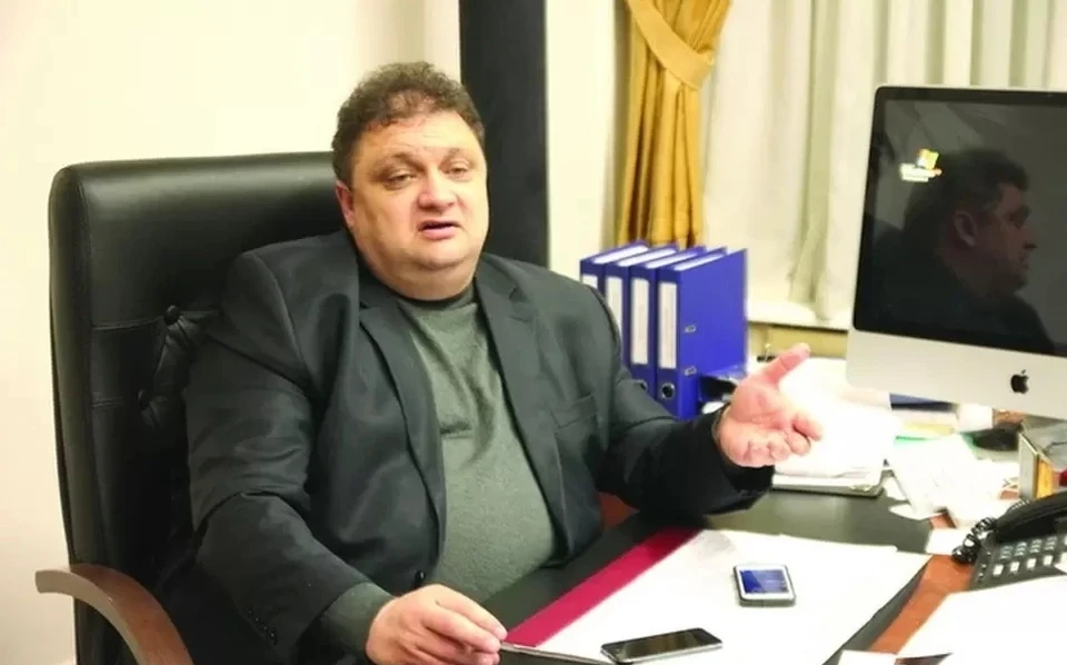 Сергей Бейм пытался объехать пробку по обочине и врезался в легковушку