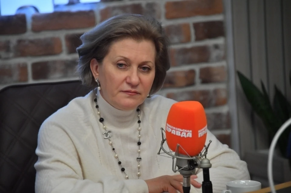 Анна Попова