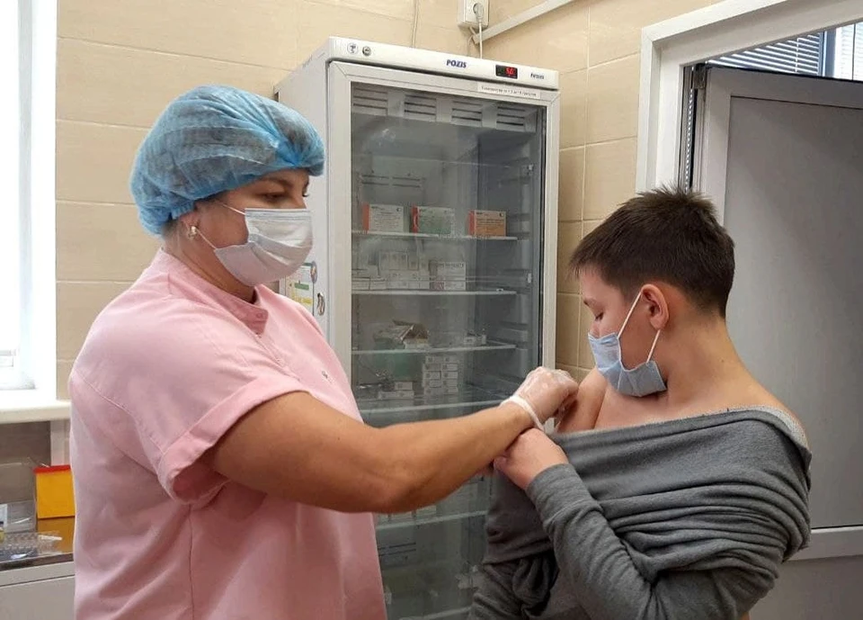 Вакцина «Спутник М », которую ввели школьнику, полностью безопасна, и прошла все клинические испытания